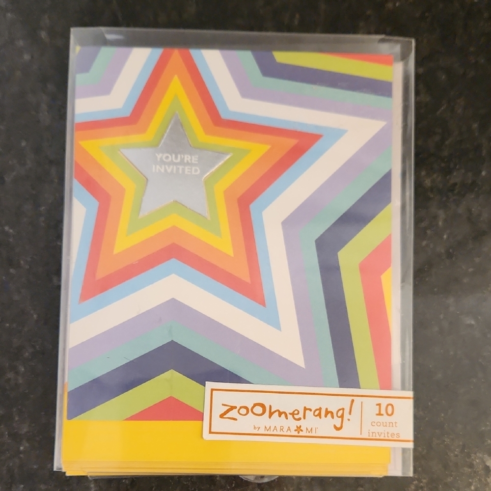 Zoomerang Star Invitation Cards